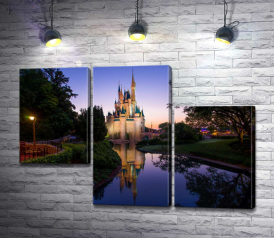 Модульна картина "Чарівний вечір біля казкового замку Disney"