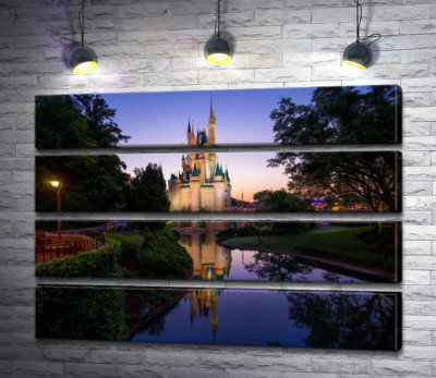 Модульна картина "Чарівний вечір біля казкового замку Disney"