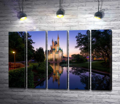 Модульная картина "Волшебный вечер у сказочного замка Disney"