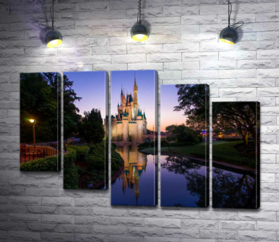 Модульная картина "Волшебный вечер у сказочного замка Disney"