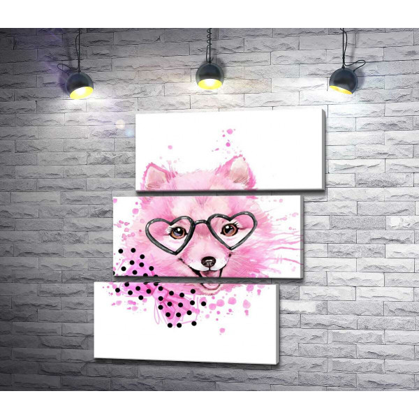 Пухнаста мордочка рожевої собаки в окулярах та з бантиком на шиї
