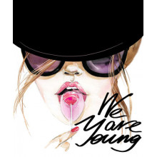 Дівчина з льодяником у чорній шляпі з написом "we are young"