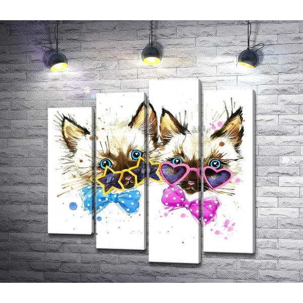 Сіамські кошенята в окулярах та з метеликами