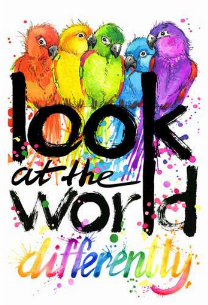 Радужные оттенки оперения попугаев и надпись "look at the world differently"