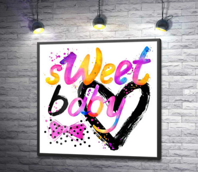 Постер "Надпись "sweet baby" на фоне розового бантика и черного сердца"
