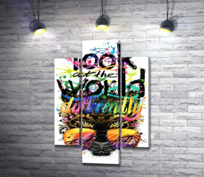 Надпись "look at the world differently" на фоне леопарда в очках