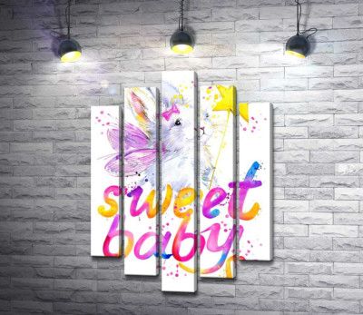Чарівний заєць з рожевими крилами над написом "sweet baby"