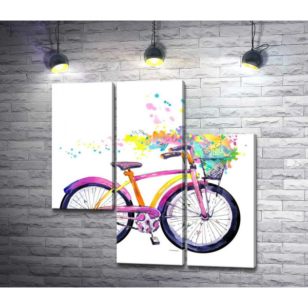 Яркий велосипед с букетом цветов в корзине