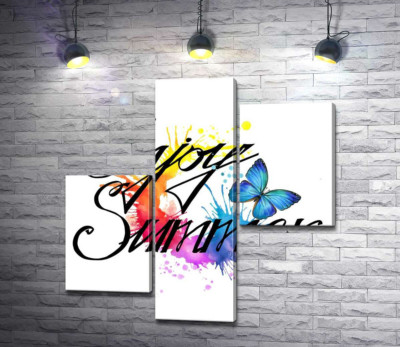 Голубая бабочка летает среди надписи "enjoy summer"