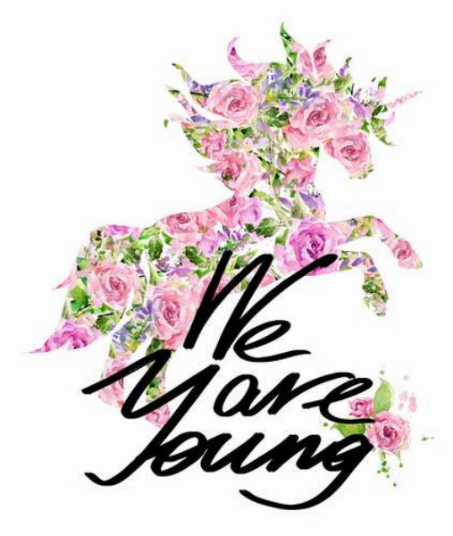 Цветочный силуэт единорога за надписью "we are young"