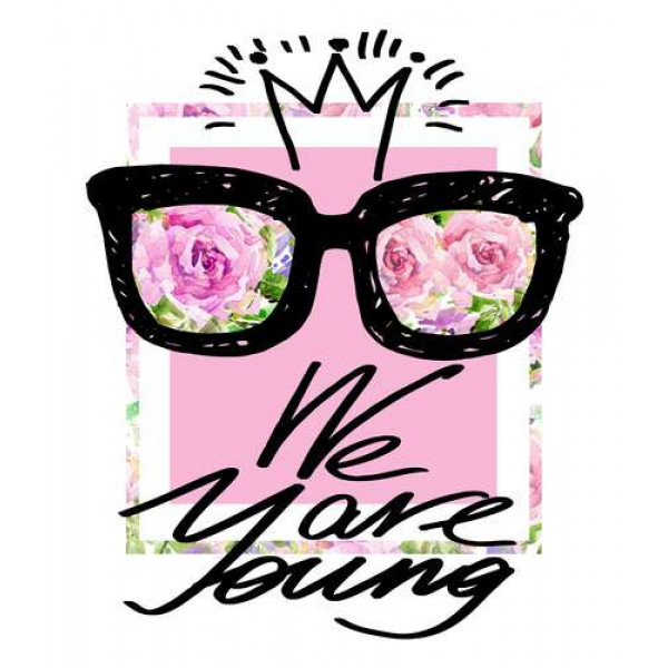 Чорні окуляри з короною над написом "we are young"