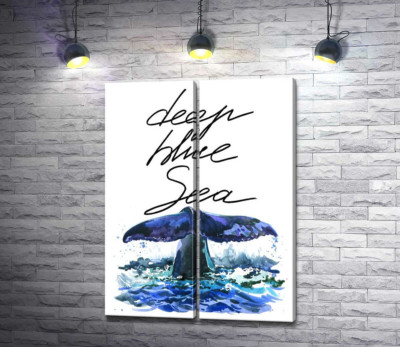 Хвост кита над водной поверхностью рядом с надписью "deep blue sea"