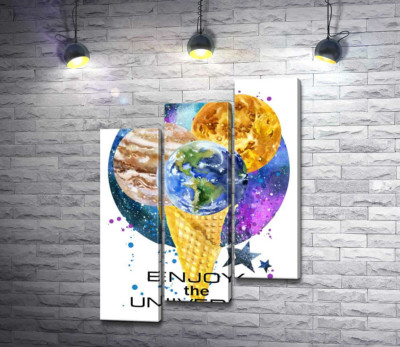 Ріжок морозива з планетами та написом "enjoy the universe"