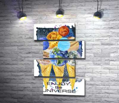 Планети Сонячної системи зібрались на ріжках морозива з написом "enjoy the universe"
