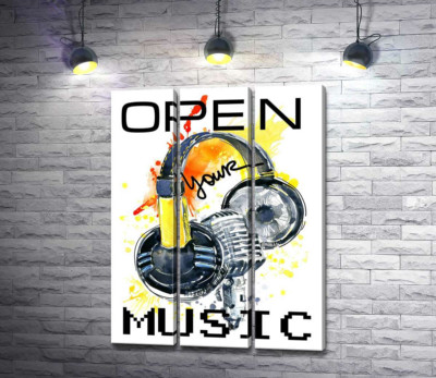 Наушники и микрофон на оранжевом фоне с надписью "open your music"