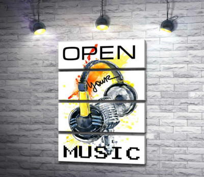 Наушники и микрофон на оранжевом фоне с надписью "open your music"