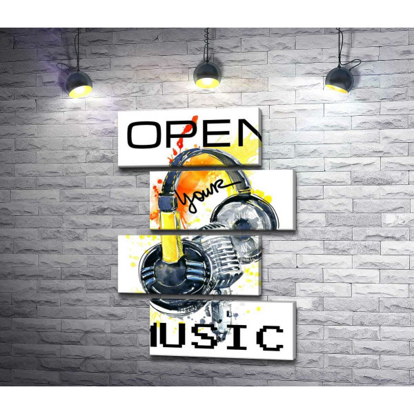 Наушники и микрофон на оранжевом фоне с надписью "open your music"