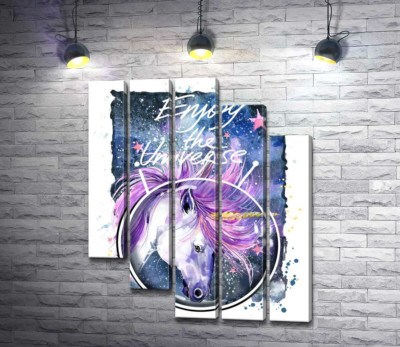 Белый единорог в шлеме среди космоса с надписью "Enjoy the Universe"