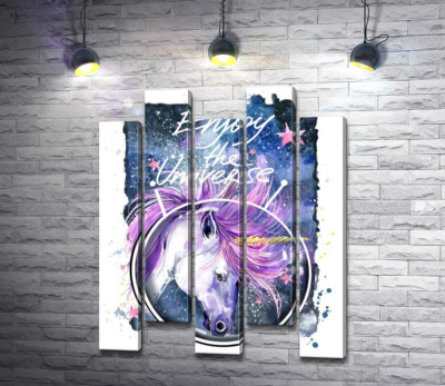 Білий єдиноріг в шоломі серед космосу з написом "Enjoy the Universe"