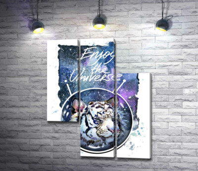 Білий тигр з написом "Enjoy the Universe"
