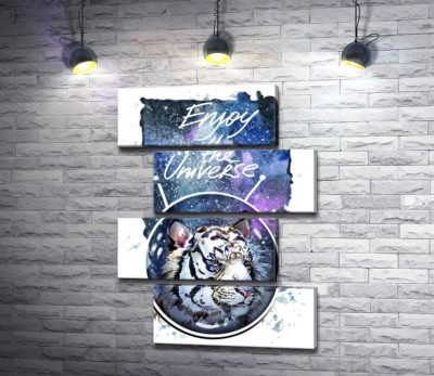 Белый тигр с надписью "Enjoy the Universe"