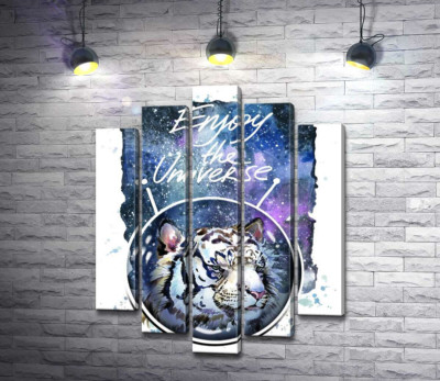 Білий тигр з написом "Enjoy the Universe"