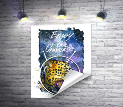 Хижий леопард скалить зуби в космосі з написом "Enjoy the Universe"