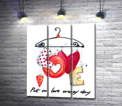 Модульная картина "Цветные буквы "love" висят на вешалке"