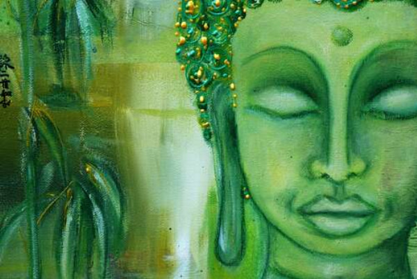 Лицо Будды в зеленых тонах
