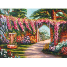 Забор сада покрыт розовыми гирляндами цветов