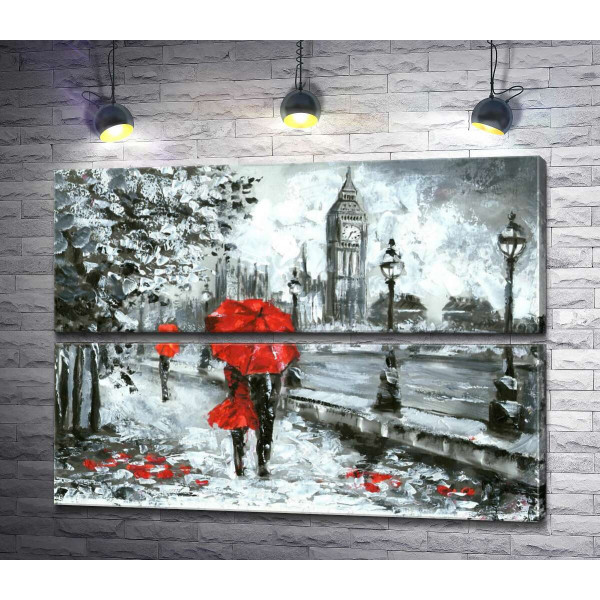 Закохані під червоною парасолькою гуляють набережною 