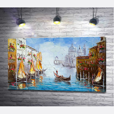 Вид на Гранд-канал (Canal Grande) с цветущей венецианской улицы