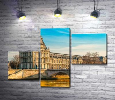 Модульная картина "Здание Лувра (Louvre) у берегов Сены"