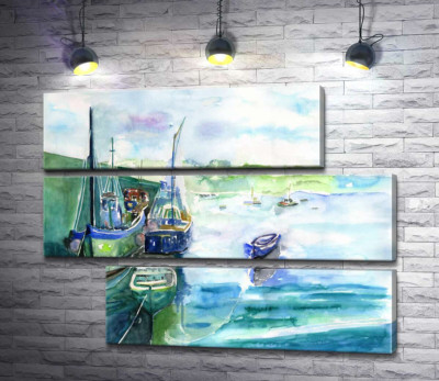 Яхти та човни стоять біля причалу
