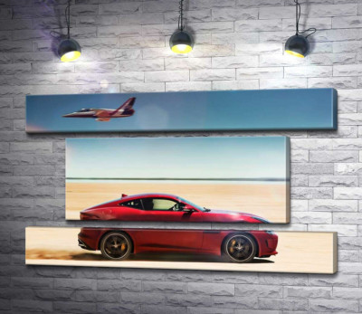 Модульна картина "Червоний автомобіль Jaguar F-Type R розминувся з літаком серед пустелі"