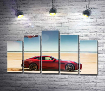 Модульна картина "Червоний автомобіль Jaguar F-Type R розминувся з літаком серед пустелі"