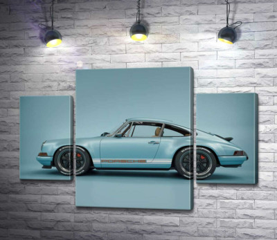 Блакитний гоночний автомобіль Porsche 911 Carrera RSR