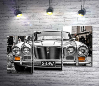 Модульная картина "Серый спортивный люкс-седан Jaguar XJ6"