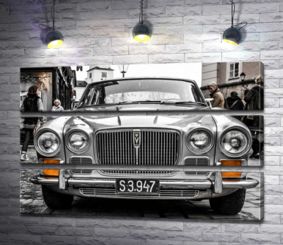Модульная картина "Серый спортивный люкс-седан Jaguar XJ6"
