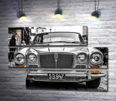 Модульна картина "Сірий спортивний люкс-седан Jaguar XJ6"