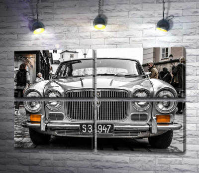 Модульная картина "Серый спортивный люкс-седан Jaguar XJ6"