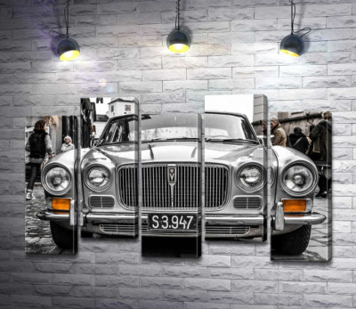 Модульна картина "Сірий спортивний люкс-седан Jaguar XJ6"