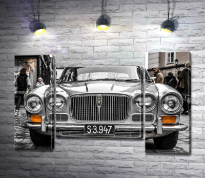 Модульная картина "Серый спортивный люкс-седан Jaguar XJ6"