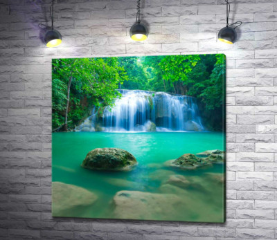 Бирюзовая вода водопада Эраван (Erawan falls)