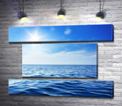 Хвиляста поверхня морської води