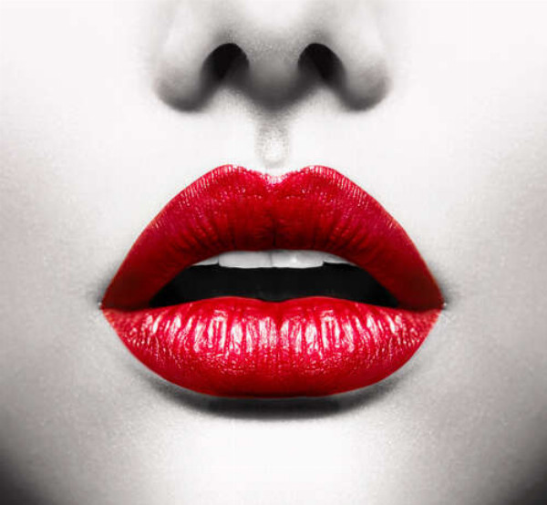 Сочный цвет красных губ