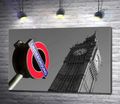 Значок входа в метро у стройной башни Биг Бена (Big Ben)