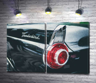 Задня фара люксового автомобіля Ford Thunderbird