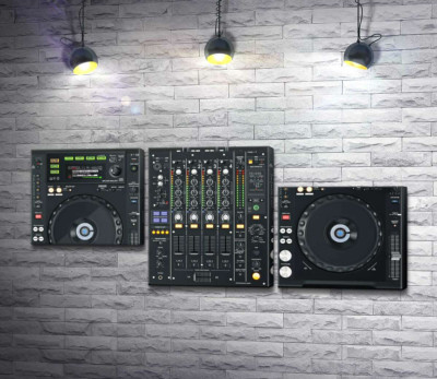 Модульная картина "Современный DJ контроллер Pioneer"