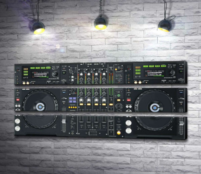 Модульная картина "Современный DJ контроллер Pioneer"